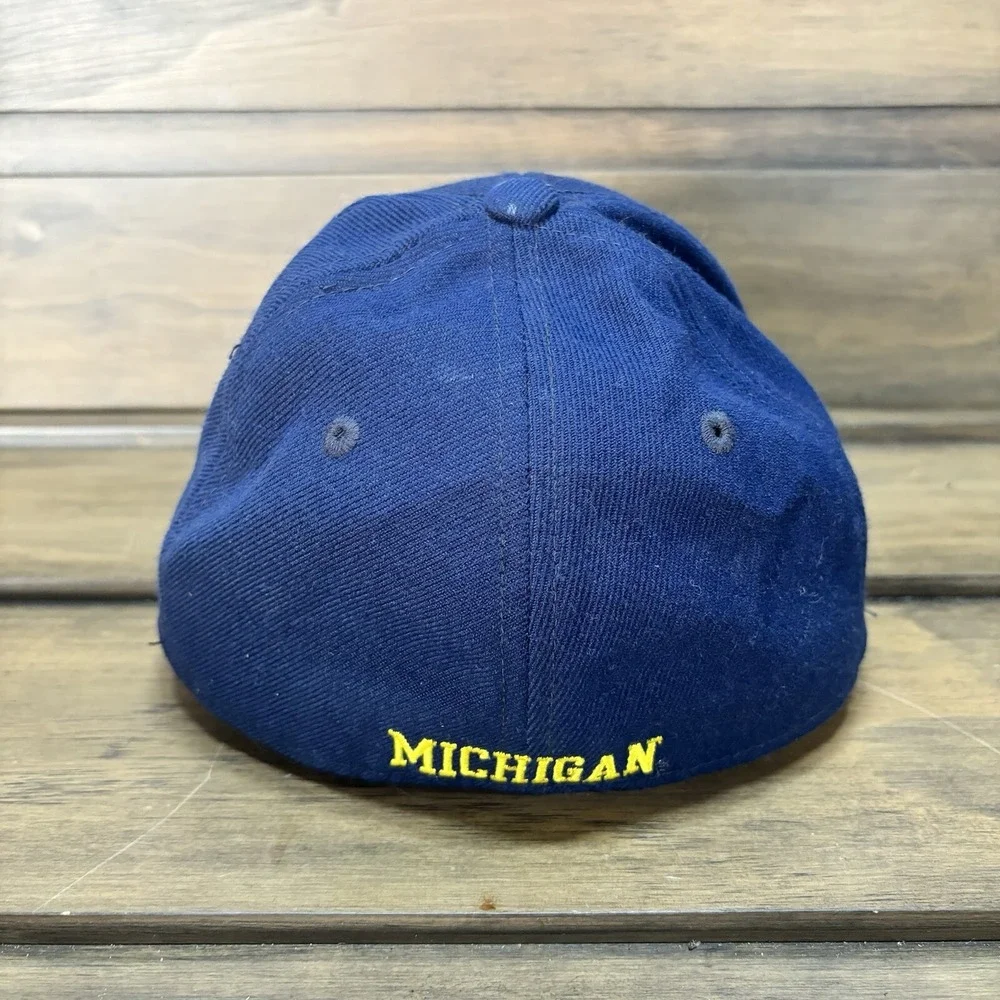 University of Michigan Wolverines Adidas Hat Cap Fitted Size 6 7/8‎
